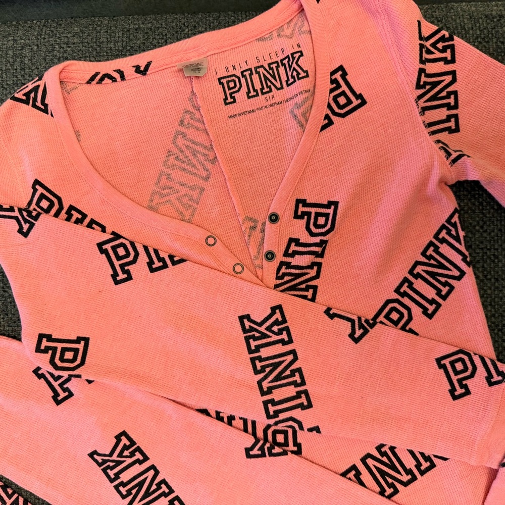 Victoria’s Secret PINK All Over Print Waffle Texture Thermal Onesie Size Small - Picture 2 of 12
